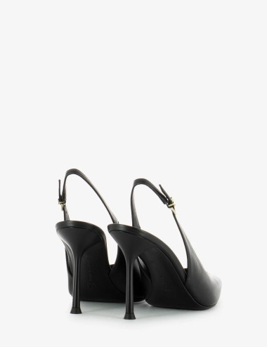 Chanel Mascia a punta con tacco nera