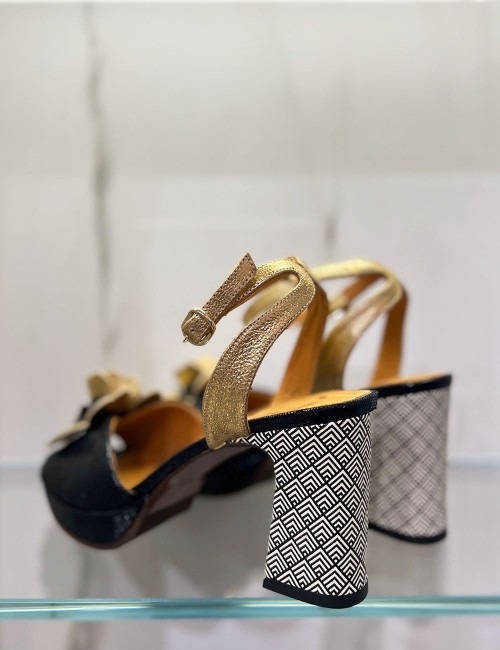 Sandali con plateau KASKI nero fiori oro