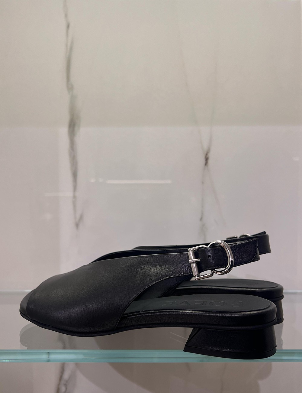 Sandali Christin in nappa neri