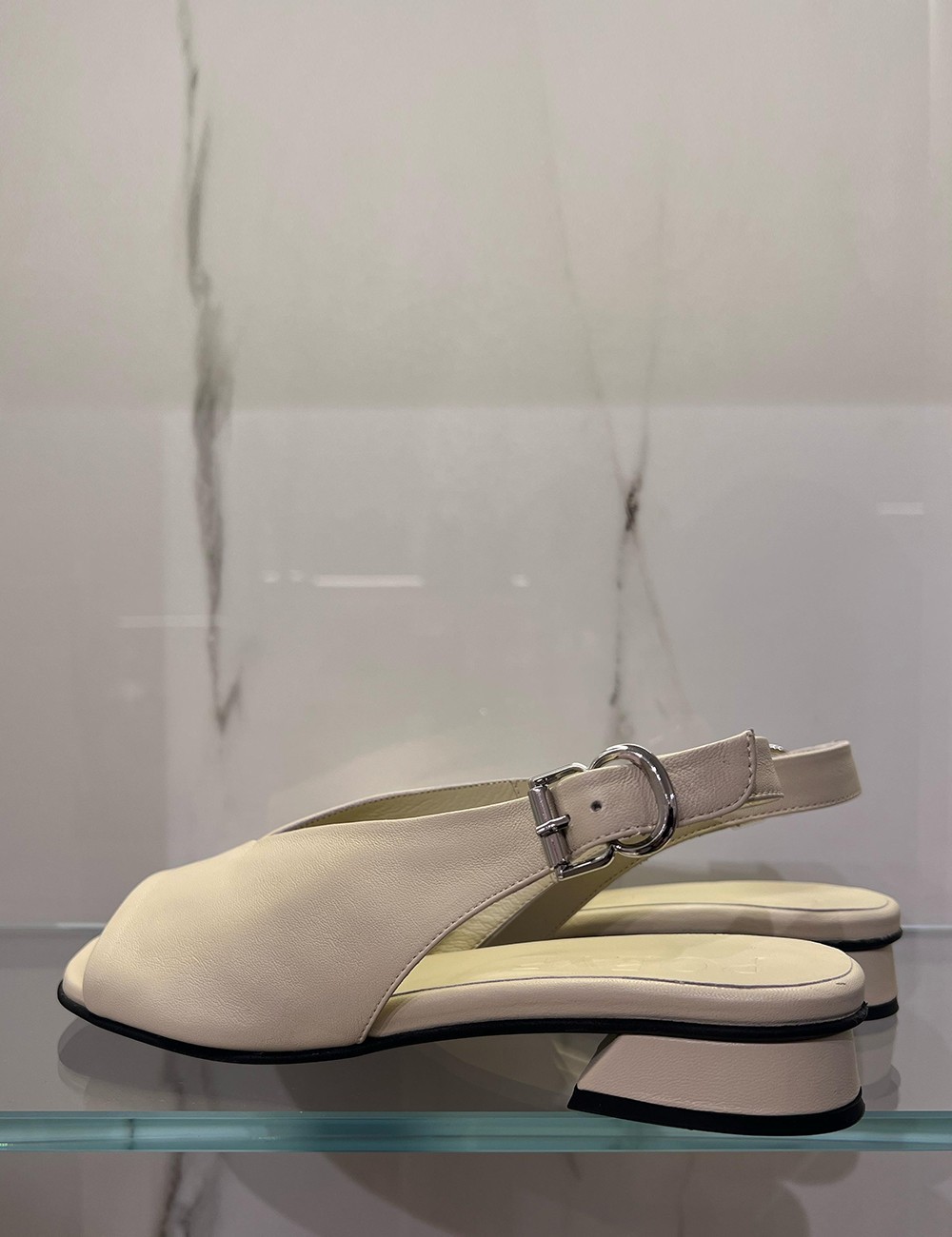 Sandali Christin in nappa beige