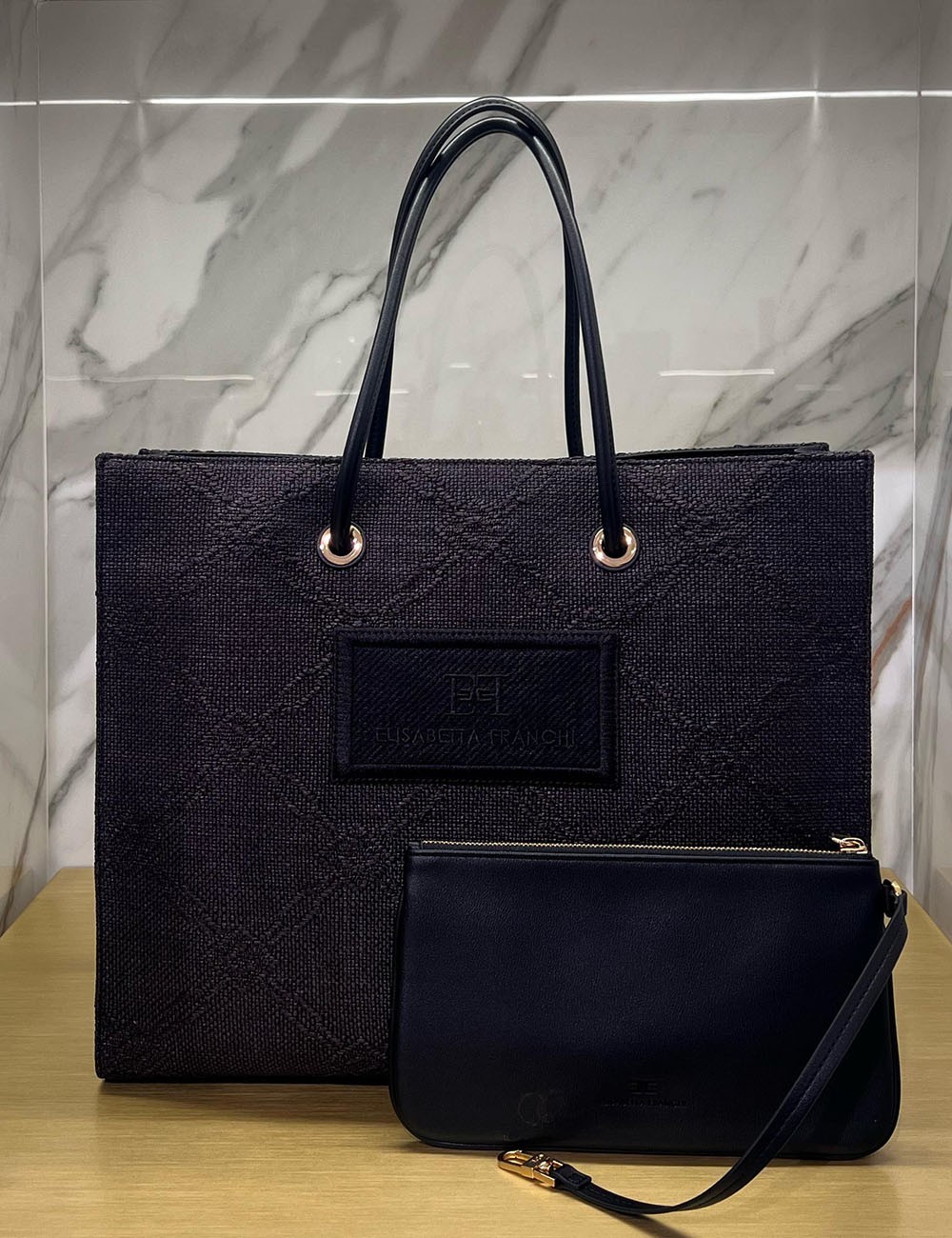 Tote grande in rafia jacquard nera