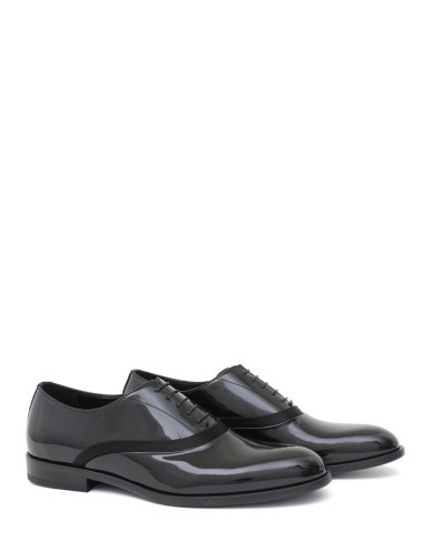 Scarpa con lacci in pelle nera lucida