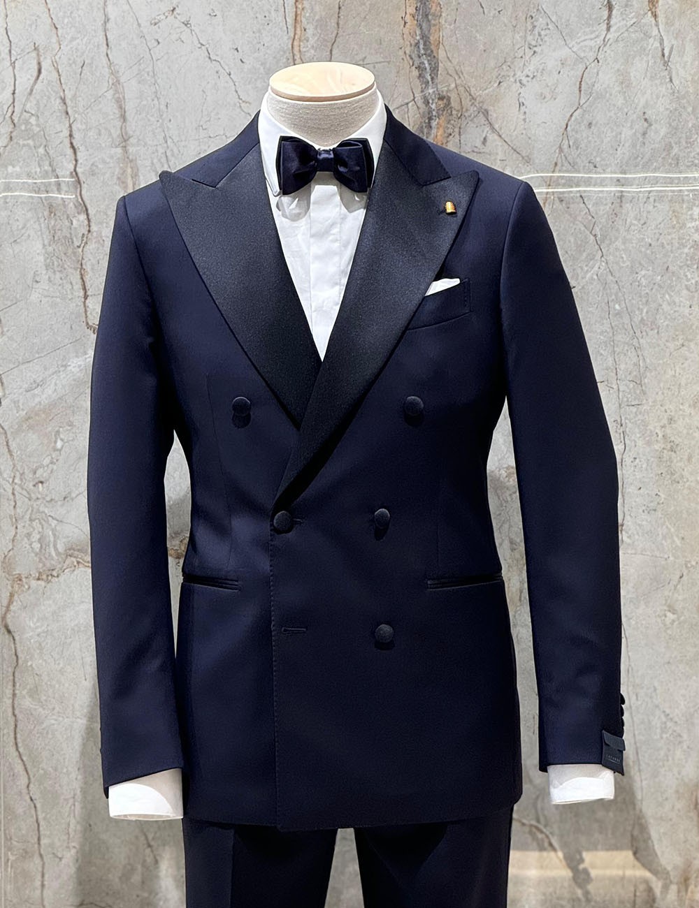 Smoking doppiopetto con  blu