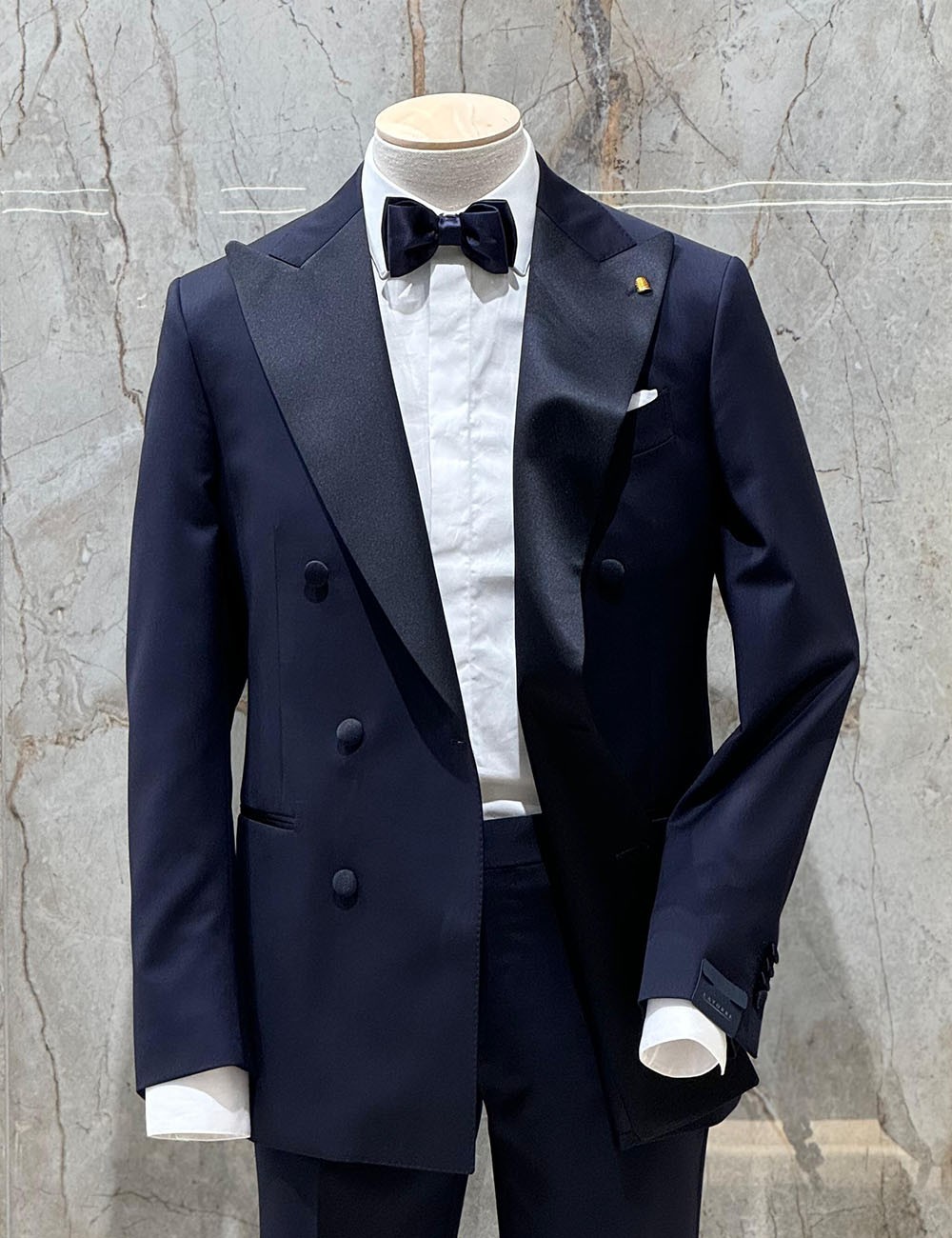 Smoking doppiopetto con  blu