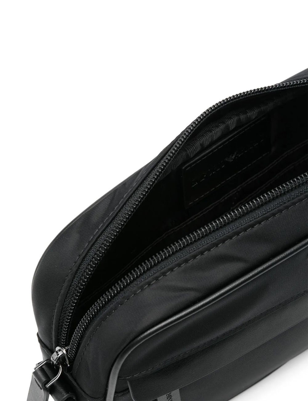 Beauty case con logo in nylon riciclato nero
