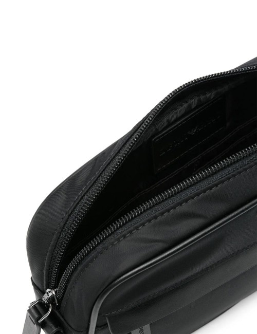 Beauty case con logo in nylon riciclato nero