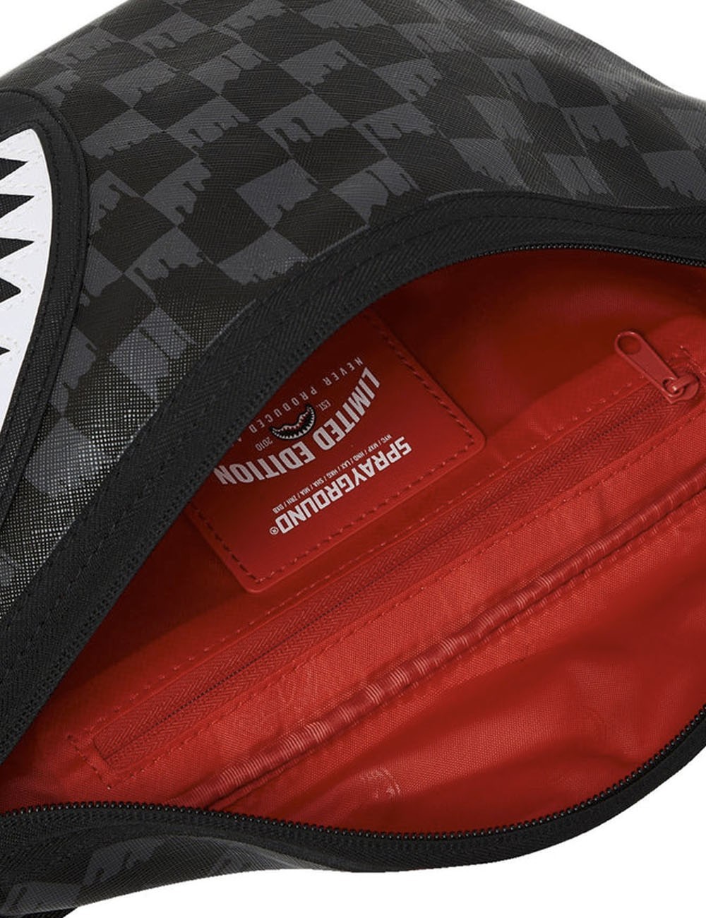 MARSUPIO DRIPPING SHARKS IN PARIS SAVVY CROSSBODY