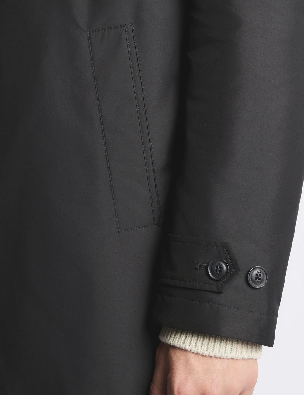 Morning Coat in Technical Poplin black