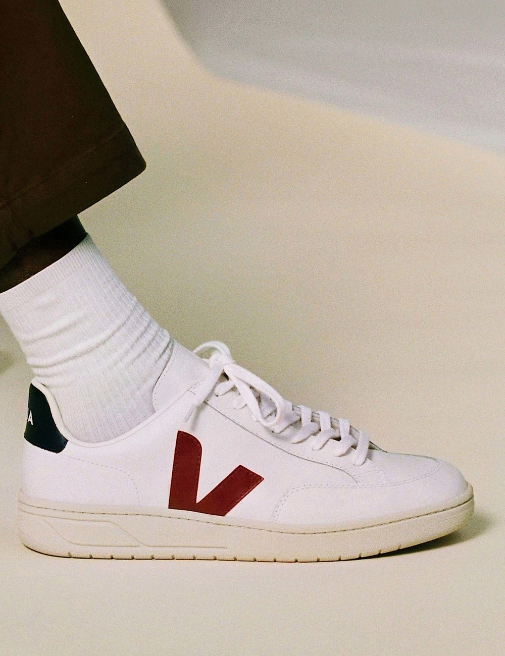 SNEAKERS V-12 LEATHER WHITE MARSALA NAUTICO