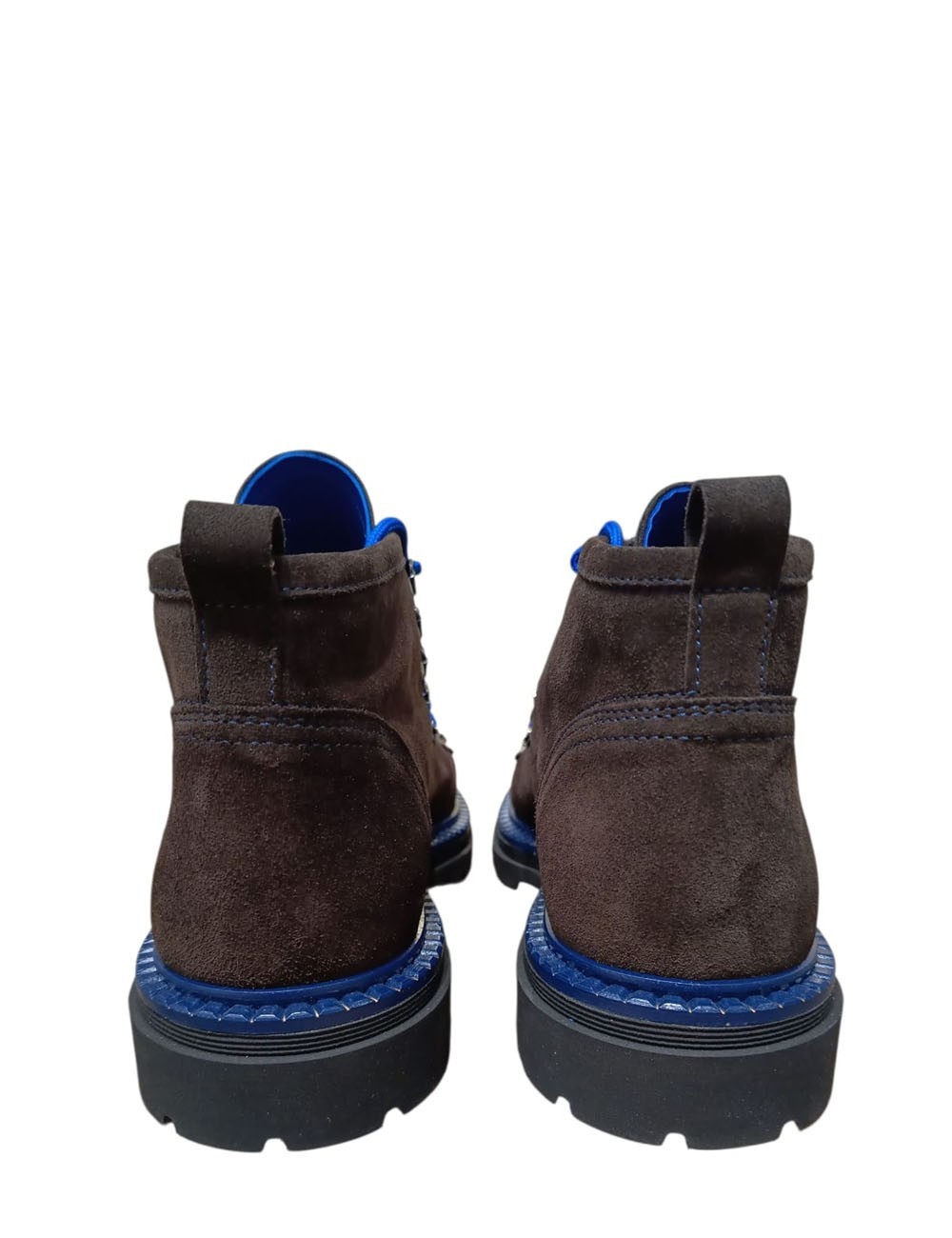 Stivaletto scamosciato con dettagli blu