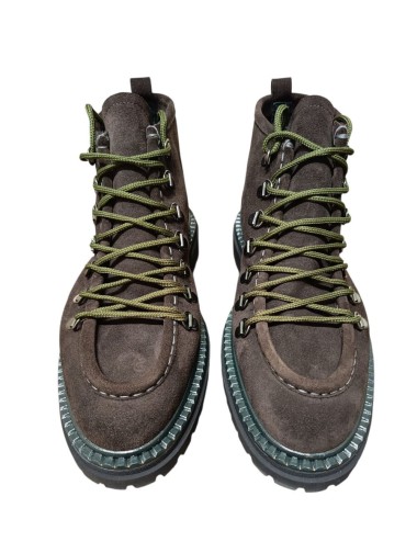 Stivaletto scamosciato con dettagli verdi