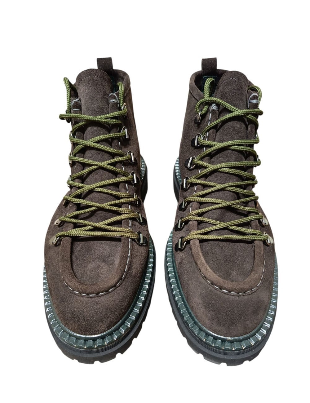 Stivaletto scamosciato con dettagli verdi