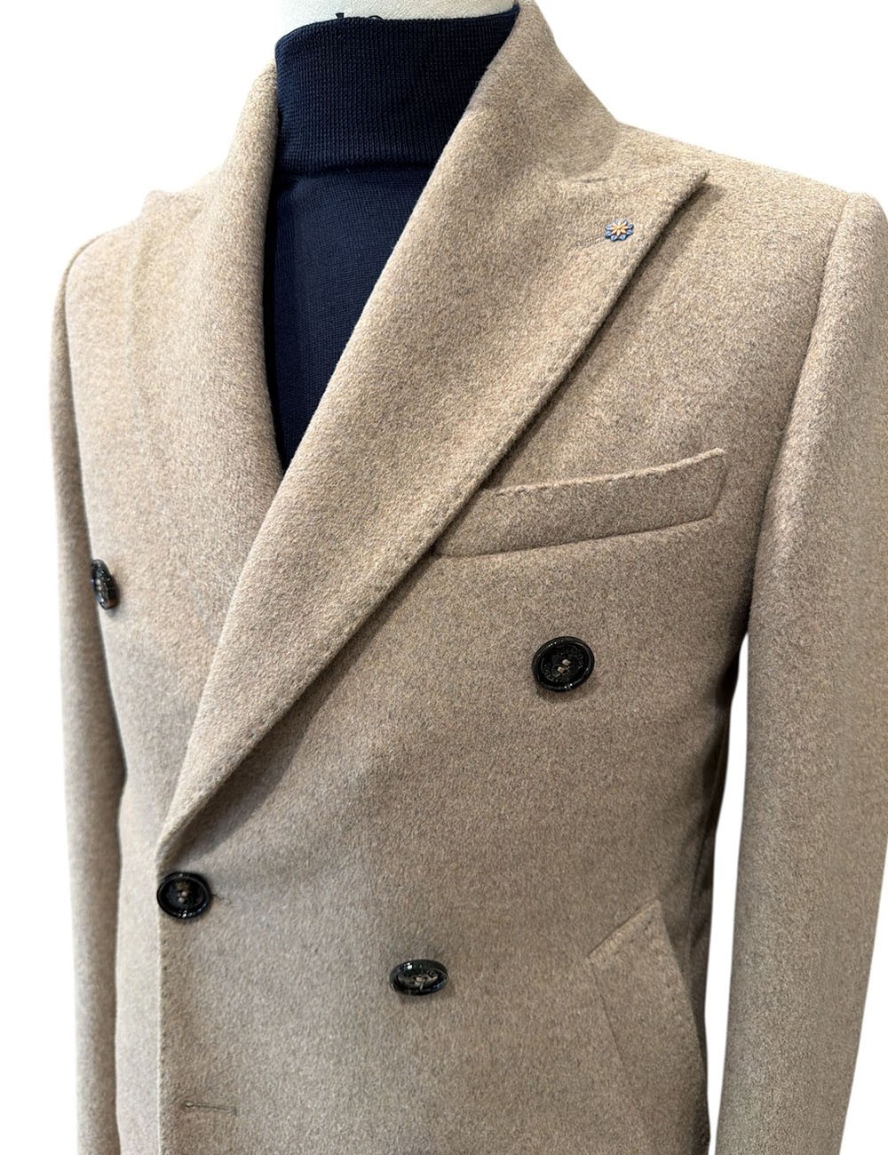 Cappotto doppiopetto in lana beige
