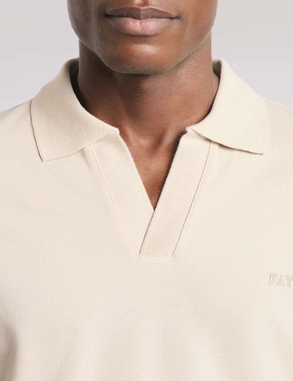 Polo Slim Fit in Piquet Stretch-Beige