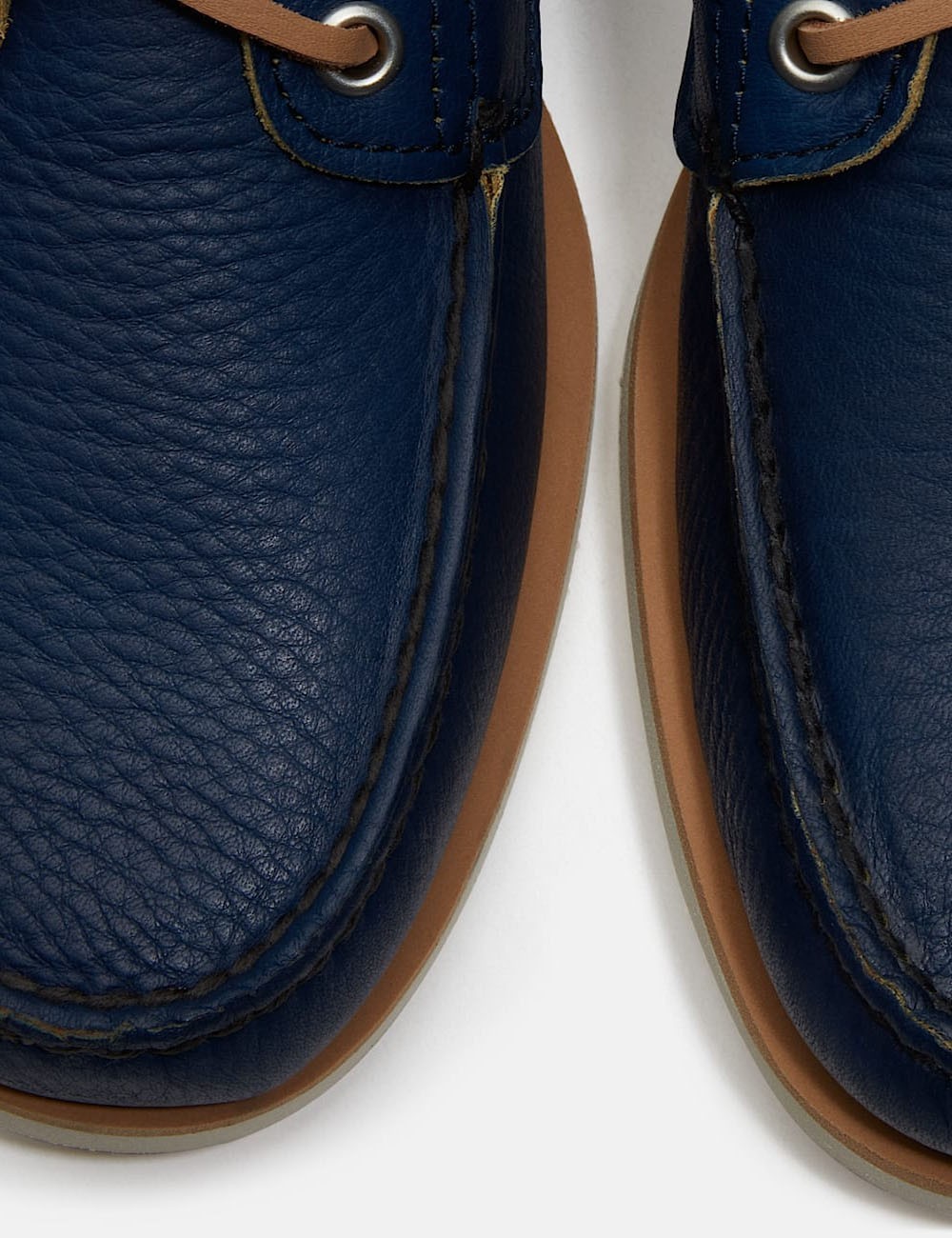 Lake House Classic 2-Eye Boat Shoe for Men in Dark blue