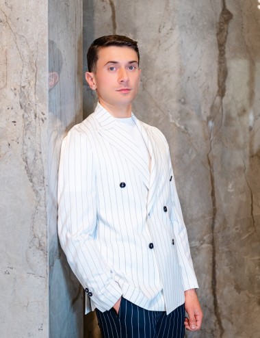 Abito doppiopetto gessato bianco